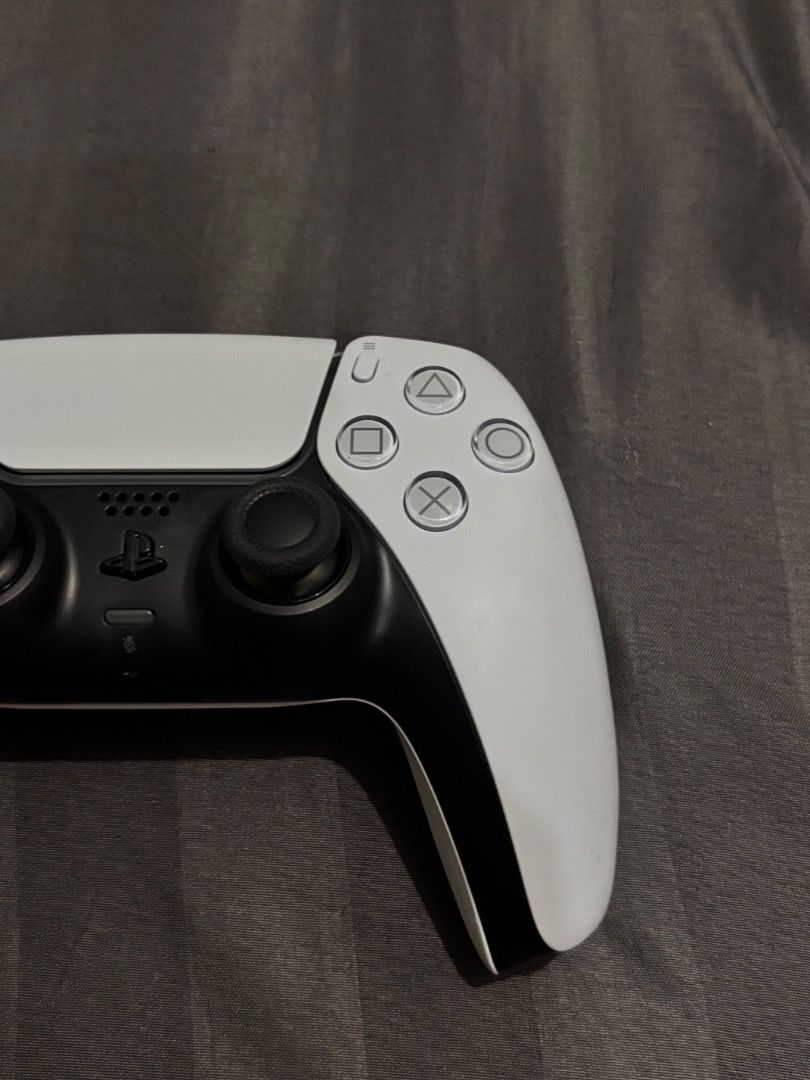 PS5 Controller (Category: Controllers) located in Manila. Submitted by ivyleague01 (Listing ID 1469058752, Image 2). Description: Mint condition / No issue No box but with dust bag With Wire Still slightly negotiable RFS: Extra controller .