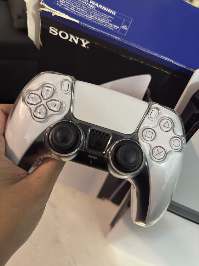 PS5 Pro 2TB with 1 controller and box (Category: PlayStation) located in Pasig City. Submitted by robbiseraphin (Listing ID 1468973882, Image 2). Description: 🎮 Selling: PS5 Pro 2TB digital + 1 controller and box. 58k nalang ✅ Inclusives: - PS5 Pro 2tb (never been opened or repaired) - 14.00 firmware - 1 dualsense controller - no games - complete wires (HDMI and power chord) - with box (with slight tear sa corner) 📅 Purchased early 2025 🧾 lost