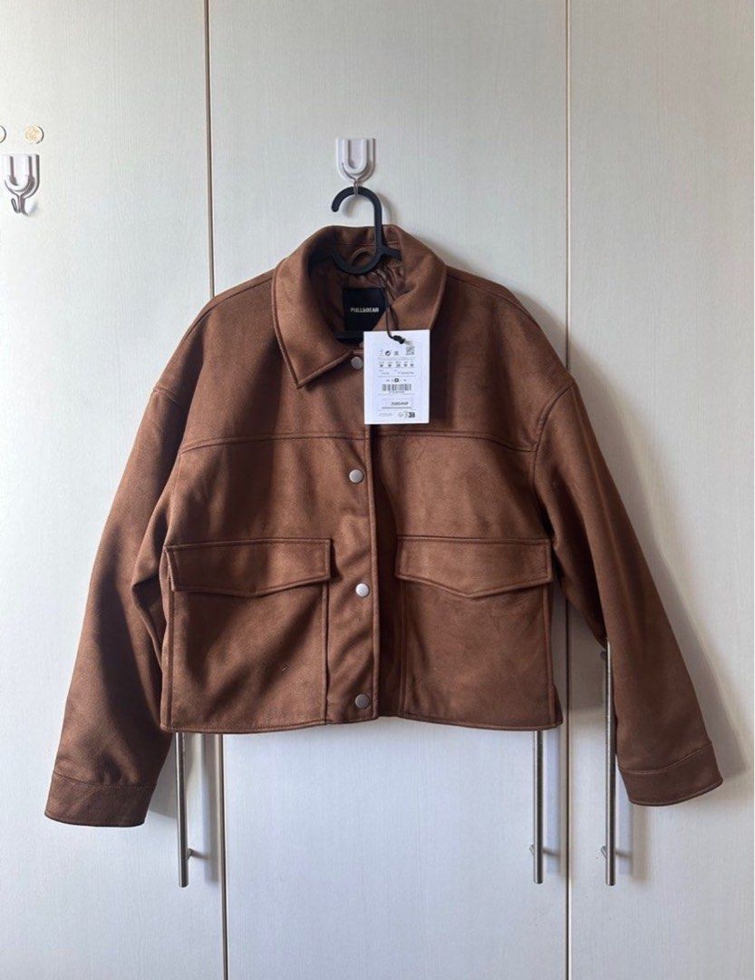 Pull & bear brown suede jacket (Winter & autumn) (Category: Coats, Jackets and Outerwear) located in Manila. Submitted by brownbutterlatte (Listing ID 1468942560, Image 1). Description: Favorite! Can pass as brand new. Used twice. No haggling please. Will rather keep it than selling low. Orig price: ₱2,595 (lost the tag) Super nice color & keeps you warm. Medium on tag. Size fits xs-medium. Helping tags Uniqlo Zara Bershka Stradivarius Patagonia 