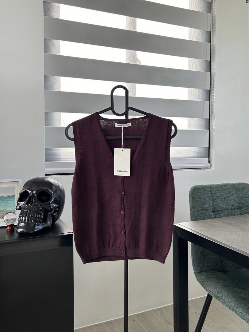 Pull & Bear Burgundy V-Neck Button-Up Vest (L) (Category: Sleeveless) located in Dasmarinas. Submitted by sfclosetcleanup (Listing ID 1468983479, Image 2). Description: .