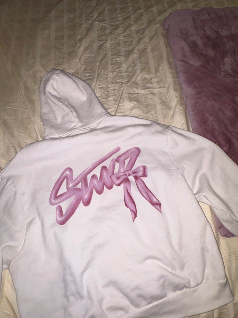 Pull&Bear STWD Hoodie (Category: Coats, Jackets and Outerwear) located in Antipolo. Submitted by maiplus (Listing ID 1469085171, Image 2). Description: Size L fits L-XL frame never used.