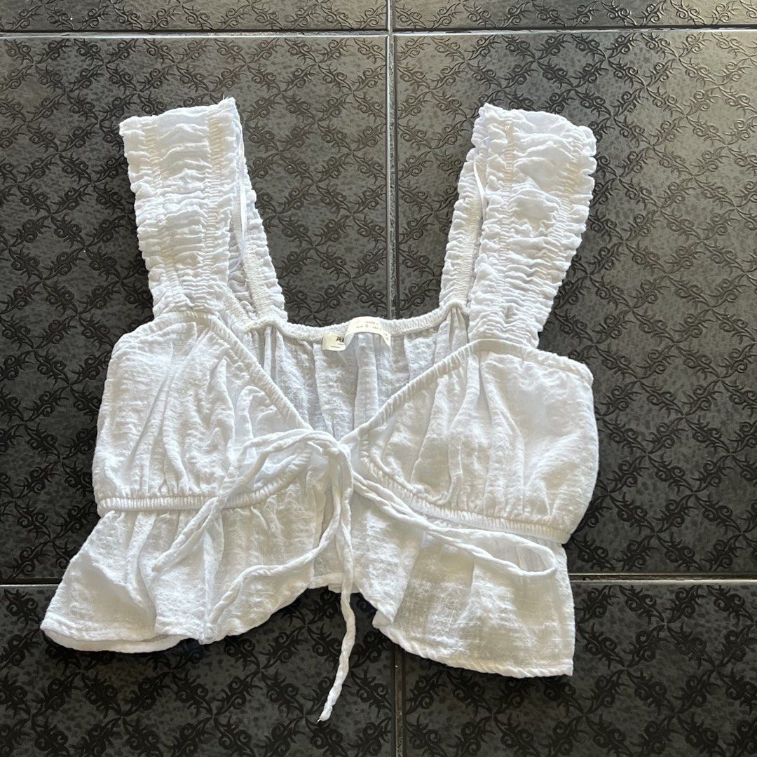 pull&bear white summer linen top (Category: Sleeveless) located in Candaba. Submitted by localluna (Listing ID 1468986665, Image 1). Description: .
