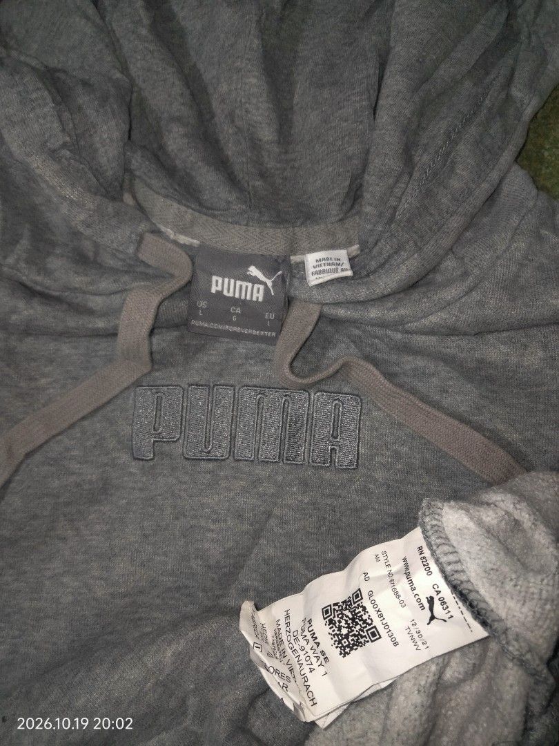Puma hoodie (Category: Coats, Jackets and Outerwear) located in Caloocan City. Submitted by haruconcep52476 (Listing ID 1469073979, Image 2). Description: Dimensions W23×L26 Good condition Color rate 9 Issue need wash Fresh from bale.