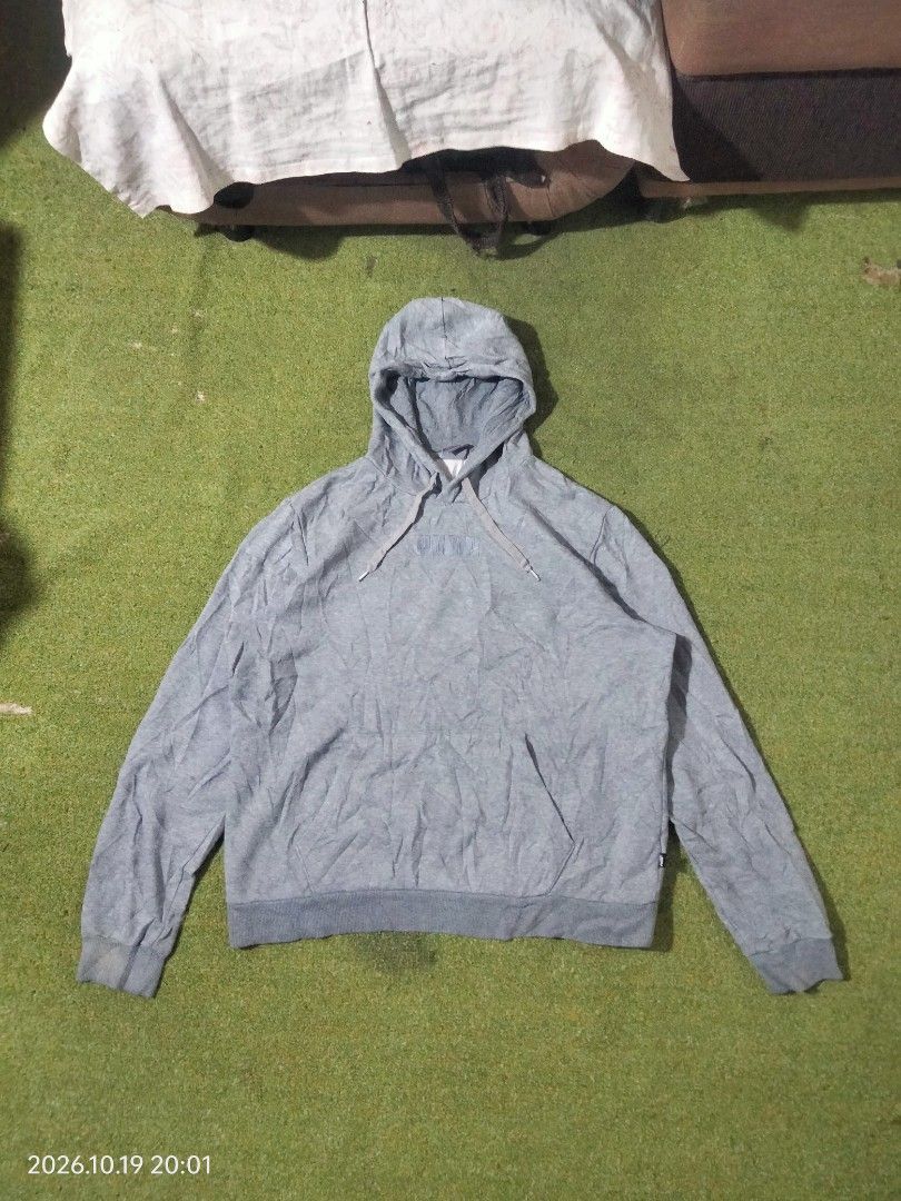 Puma hoodie (Category: Coats, Jackets and Outerwear) located in Caloocan City. Submitted by haruconcep52476 (Listing ID 1469073979, Image 1). Description: Dimensions W23×L26 Good condition Color rate 9 Issue need wash Fresh from bale.