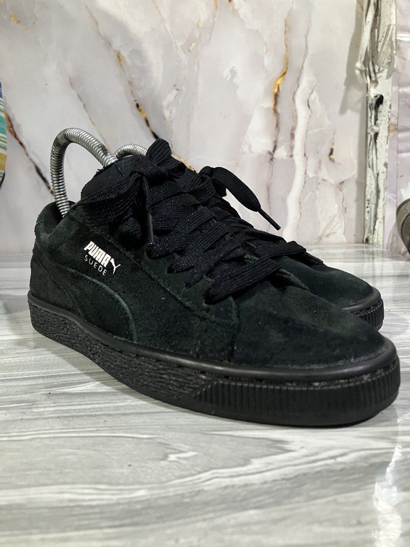 PUMA SUEDE CLASSIC LOW TOP SNEAKERS (Category: Sneakers) located in General Mariano Alvarez. Submitted by adonid (Listing ID 1468947664, Image 2). Description: PUMA SUEDE CLASSIC LOW TOP SNEAKERS GOOD CONDITION NORMAL SIGN OF USAGE ONLY SIZE : 23 cm WOMEN.