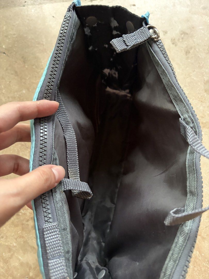 Purse Organizer Insert: Grey / Aqua (Category: Wallets & Card holders) located in Quezon City. Submitted by tidyup.lara (Listing ID 1468932042, Image 3). Description: Sold as is Condition 8/10: used but in good condition.