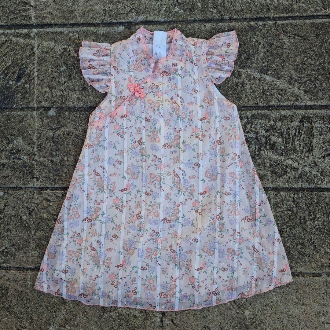 Qipao Tops Bundle (Category: Others Tops) located in Quezon City. Submitted by andreifuen34701 (Listing ID 1469152127, Image 2). Description: Can fit to XS-S Excellent condition.