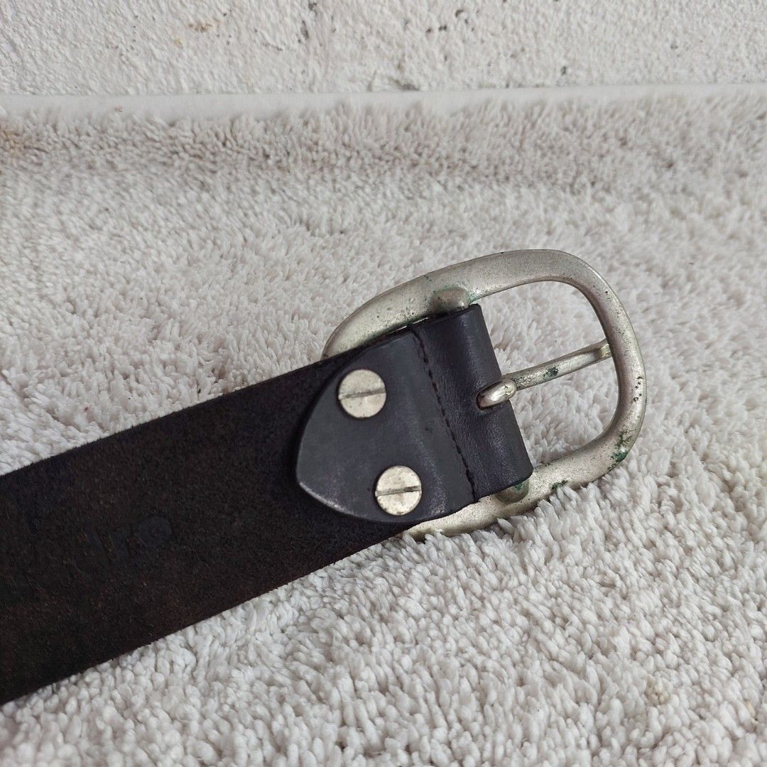 QUADRO Genuine Leather Thick Belt Black (Category: Belts) located in Caloocan City. Submitted by 2ndhand.manila (Listing ID 1468941273, Image 3). Description: Swipe left for more photos and measurements. ▪️NO COD/COP ▪️Ship thru J&T ▪️Lalamove/Grab Express ▪️G-Cash or Bank Transfer ▪️Location: North Caloocan.