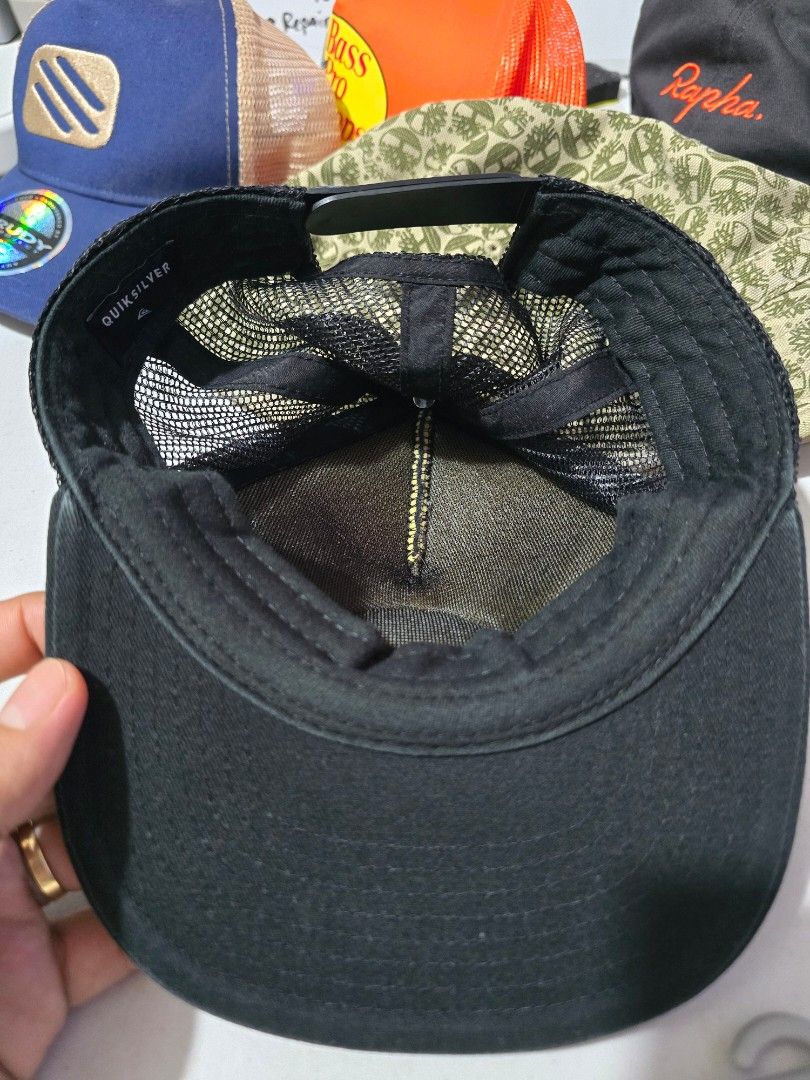 Quiksilver trucker cap (Category: Caps & Hats) located in Abuyog. Submitted by rmrtabs (Listing ID 1468933869, Image 2). Description: Quicksilver Trucker cap 55cm Color may vary due to lighting. Item is in Abuyog and Tacloban. Shipping is available via j&t. Note: All jerseys are pre-owned. Please expect normal signs of use and minor wear. Any significant flaws or issues will be clearly stated in the item's description. Thank you for your understa