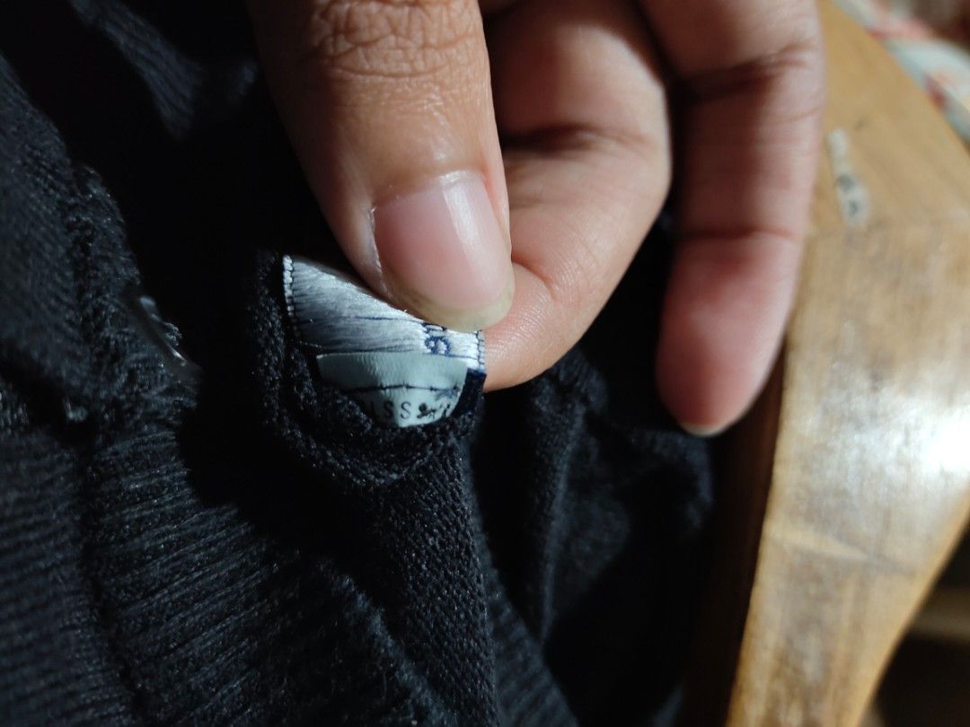 Ralph Lauren cardigan (Category: Activewear) located in Bacolod City. Submitted by streetlux.ph_v2 (Listing ID 1469085559, Image 3). Description: Ralph Lauren cardigan 🏇 ✔️s on tag ✔️ 19 by 25 ✔️ cut qr ✔️ Asnew condition ✔️10/10 cr ✔️ Personal buyer 💰580 Location: Bacolod City ✈️.