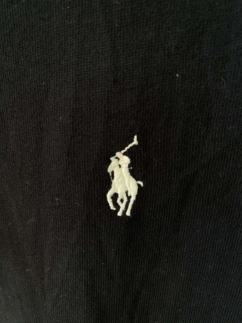 Ralph lauren hoodie (Category: Coats, Jackets and Outerwear) located in Argao. Submitted by royalowl-888 (Listing ID 1468974752, Image 3). Description: polo ralph lauren zip up hoodie size M womens width 19 length 23 back 25 excellent condition 9.8/10 colorate no issue location visayas.