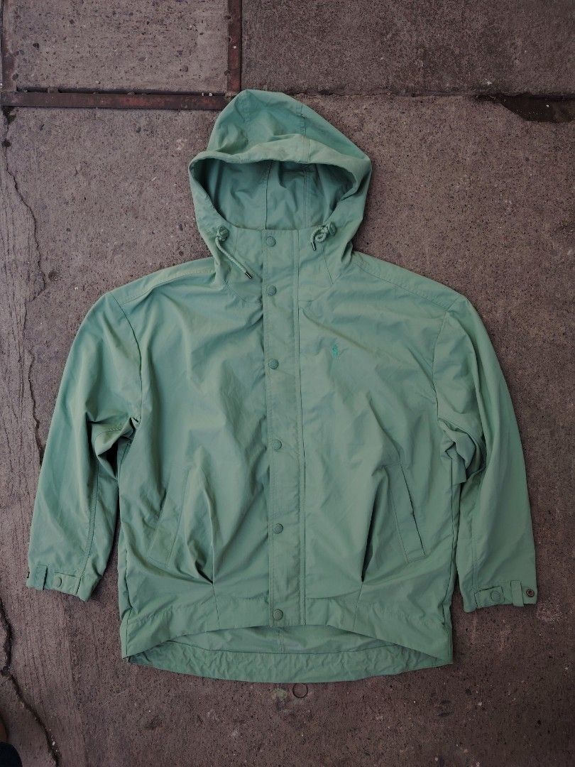 Ralph lauren windbreaker (Category: Coats, Jackets and Outerwear) located in Calapan. Submitted by thriftopia_12 (Listing ID 1468963276, Image 1). Description: No issue Brandnew condition with QR 25x26.