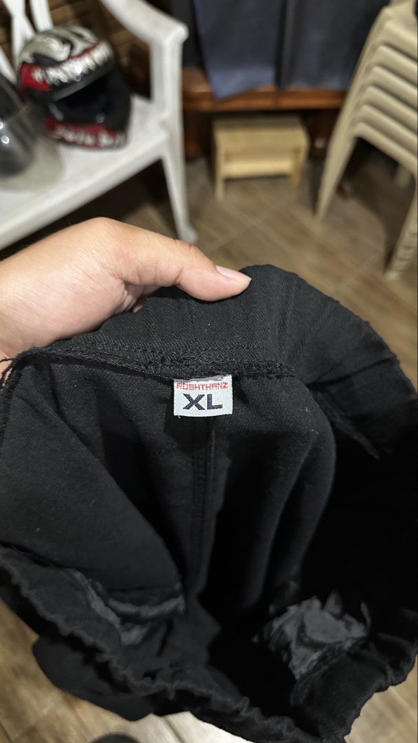 RANDOM PANTS (Category: Jeans) located in Manila. Submitted by urban-vintage_2 (Listing ID 1468967860, Image 3). Description: ISSUE: NONE (NEED WASH) MOP :GCASH (NO COD) SHIP VIA: LALAMOVE & J&T LOCATION: PASIG CITY LENGTH: 41 HEM : 10 WIDTH : 30-32-34.