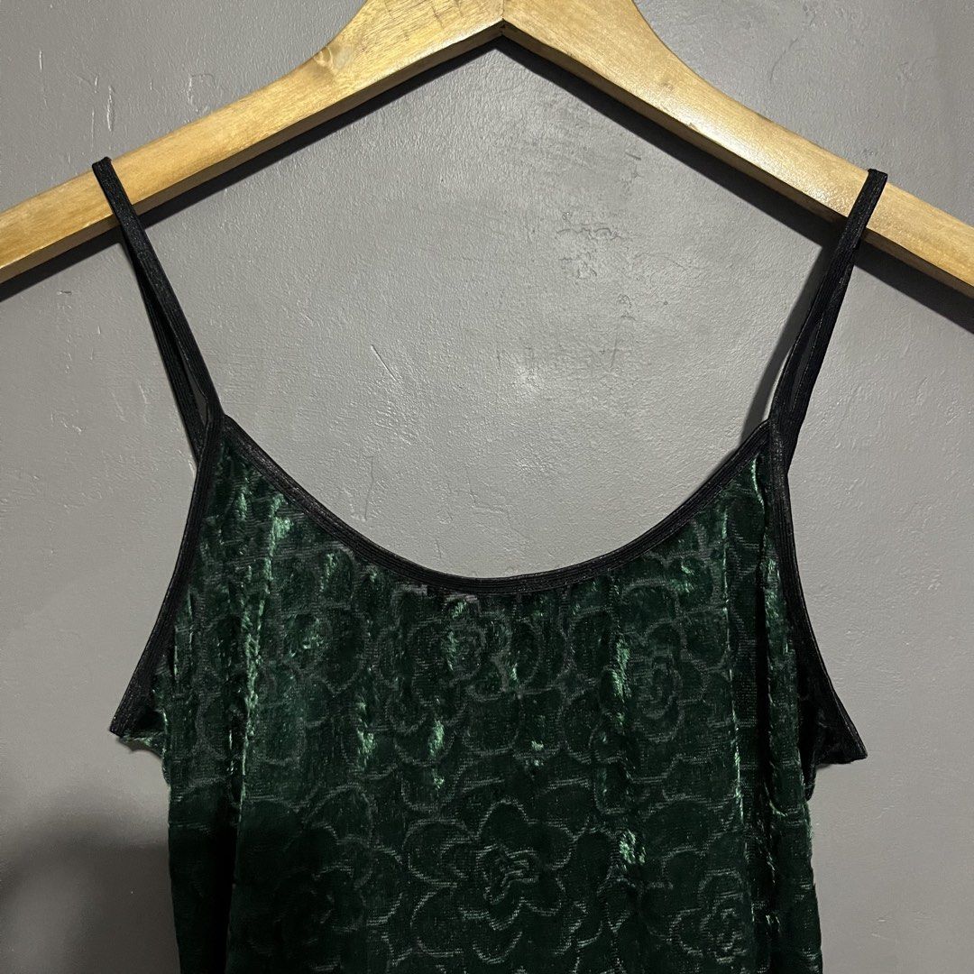 Random Velvet Tank Top (Category: Sleeveless) located in Calauan. Submitted by randomthrift.womens (Listing ID 1468961355, Image 3). Description: .
