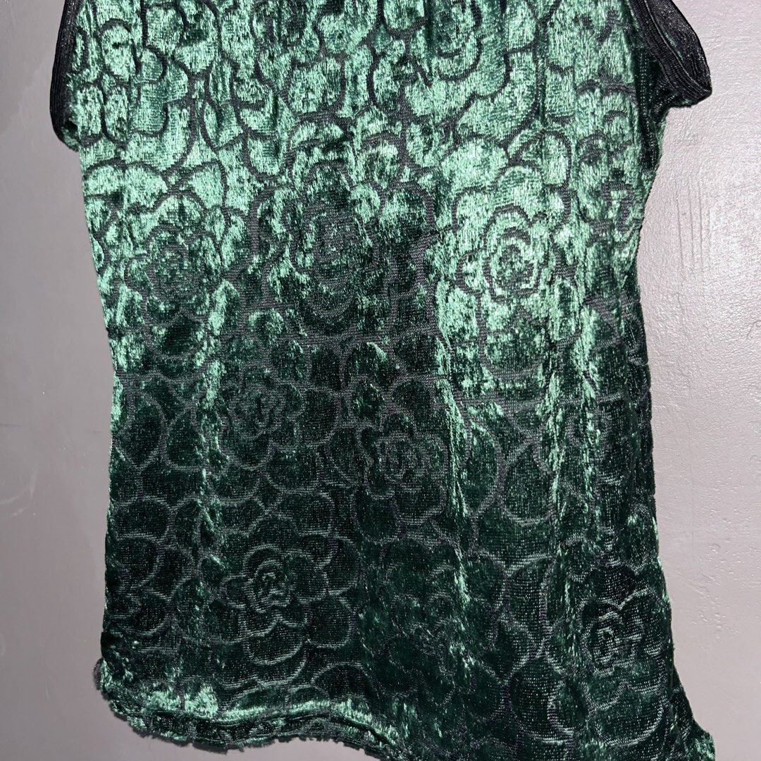 Random Velvet Tank Top (Category: Sleeveless) located in Calauan. Submitted by randomthrift.womens (Listing ID 1468961355, Image 2). Description: .