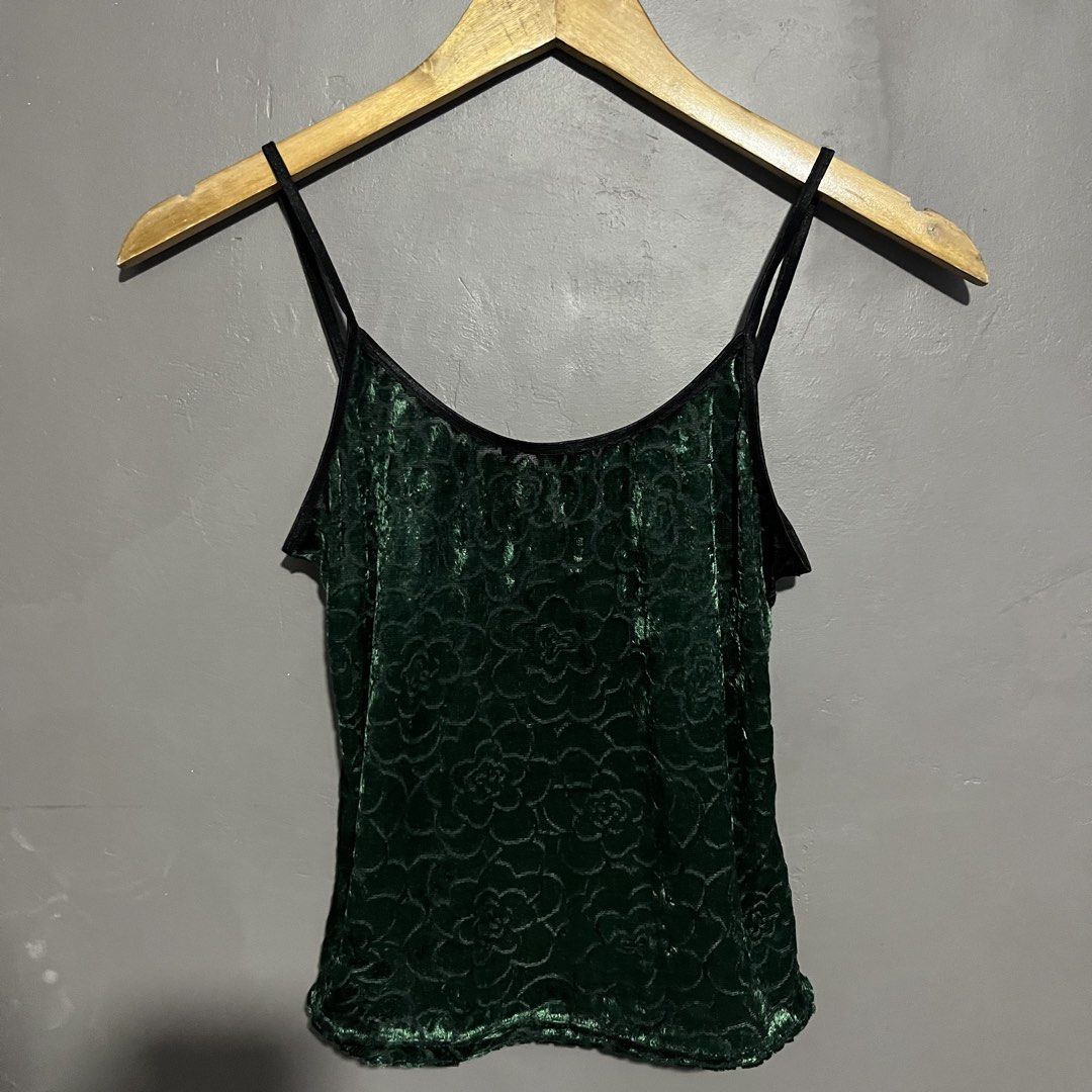 Random Velvet Tank Top (Category: Sleeveless) located in Calauan. Submitted by randomthrift.womens (Listing ID 1468961355, Image 1). Description: .