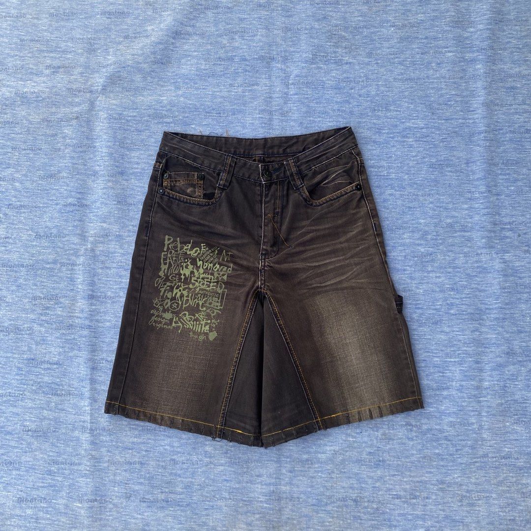 RANDOM Y2k CARPENTER REWORK JORTS (Category: Shorts) located in Angeles City. Submitted by stephen52790 (Listing ID 1469056120, Image 2). Description: 🟥RANDOM Y2k CARPENTER REWORK JORTS (INCH) Waist: 29 Length: 21 Thigh: 13.5 Leg opening: 11.5 •Good/Excellent condition •Hard denim •Print/Embroid design •Washed design •Rusty black colorway •NO ISSUE Price: 400PHP.