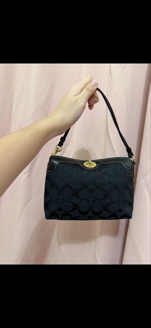 RARE Coach vintage kili bag (Category: Luxury Bags & Wallets) located in Manila. Submitted by chi.declutters_ (Listing ID 1468990526, Image 1). Description: slightly nego for sure buyer no flaws 10/10 condi almost bnew 100% auth rare colorway pm for more pics/info.