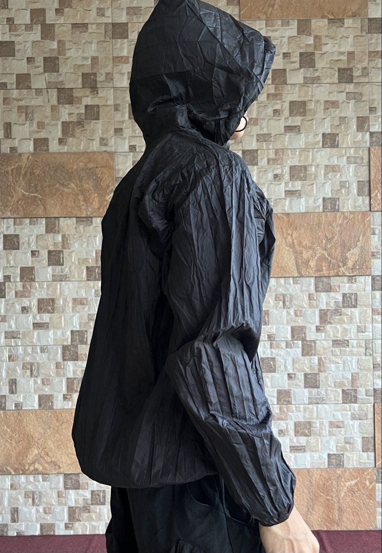 RARE ISSEY MIYAKE MEN - “TORUS TAFETTA” LIGHTWEIGHT JACKET (Category: Luxury Apparel) located in Bacolod City. Submitted by timelessbyjosh (Listing ID 1468819664, Image 2). Description: BEST FOR ARCHIVAL & AVANT GARDE OUTFITS SIZE : 1 ACTUAL COLOR : BLACK COLOR RATE : 10 OUT OF 10 CONDITION : NEAR NEW MATERIAL : 100 % POLYESTER MADE IN : JAPAN FLAWS : NONE DIMENSIONS LENGTH - 25 WIDTH ( ARMPIT TO ARMPIT ) - 23 SHOULDER TO SHOULDER - 22 SLEEVE LEN