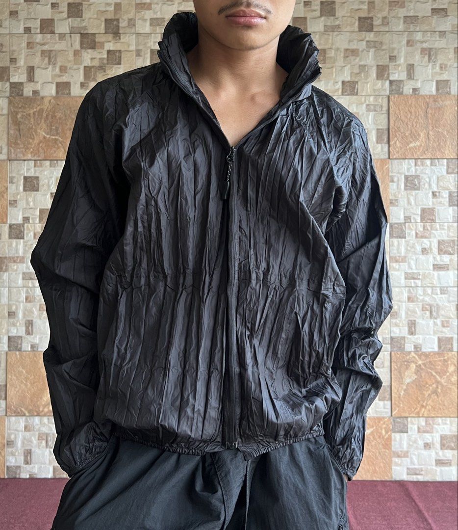 RARE ISSEY MIYAKE MEN - “TORUS TAFETTA” LIGHTWEIGHT JACKET (Category: Luxury Apparel) located in Bacolod City. Submitted by timelessbyjosh (Listing ID 1468819664, Image 1). Description: BEST FOR ARCHIVAL & AVANT GARDE OUTFITS SIZE : 1 ACTUAL COLOR : BLACK COLOR RATE : 10 OUT OF 10 CONDITION : NEAR NEW MATERIAL : 100 % POLYESTER MADE IN : JAPAN FLAWS : NONE DIMENSIONS LENGTH - 25 WIDTH ( ARMPIT TO ARMPIT ) - 23 SHOULDER TO SHOULDER - 22 SLEEVE LEN