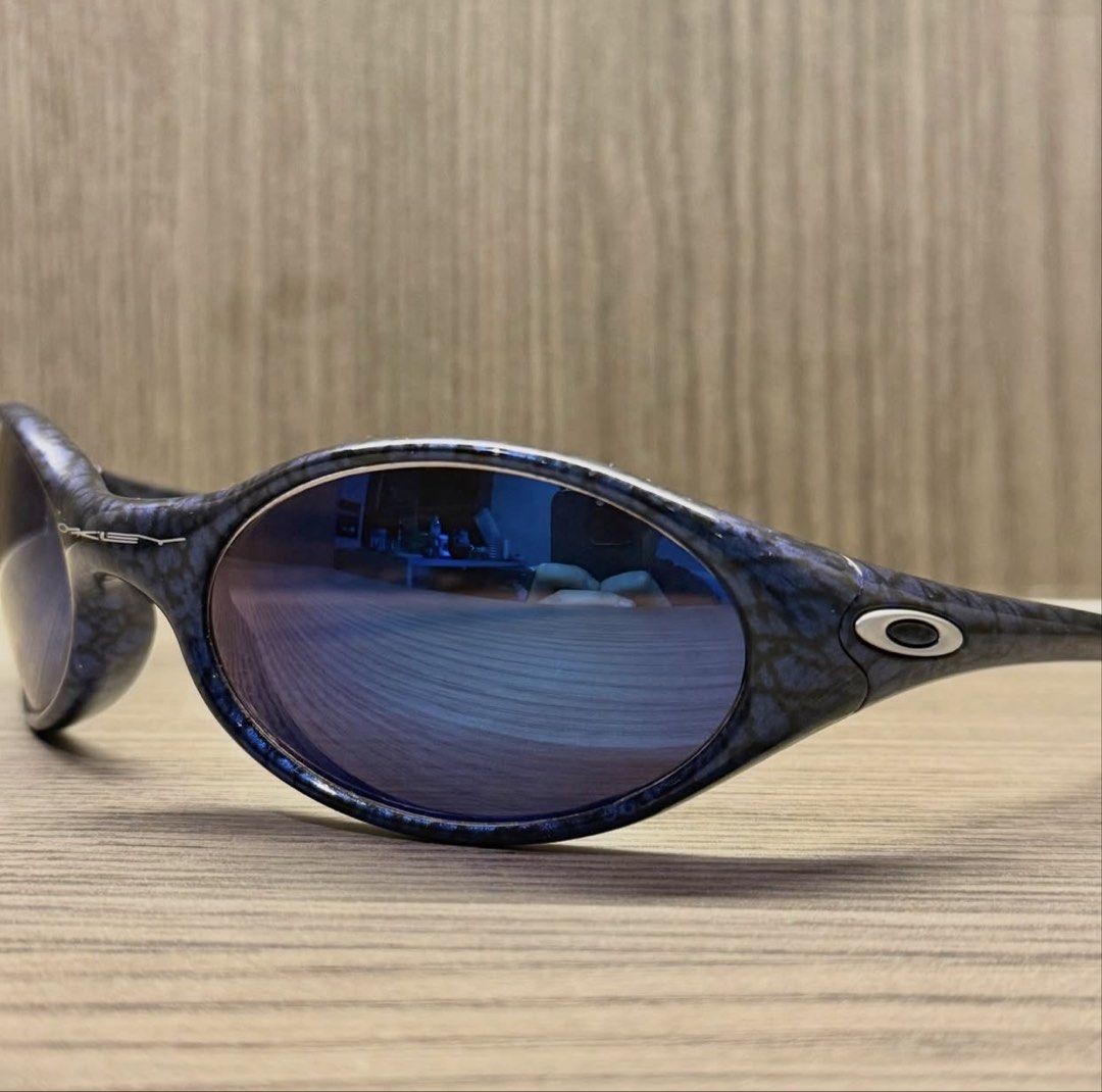 Rare vintage oakley eye jacket cobalt (Category: Sunglasses & Eyewear) located in Taguig. Submitted by just_us (Listing ID 1469018155, Image 2). Description: Unit and pouch only.