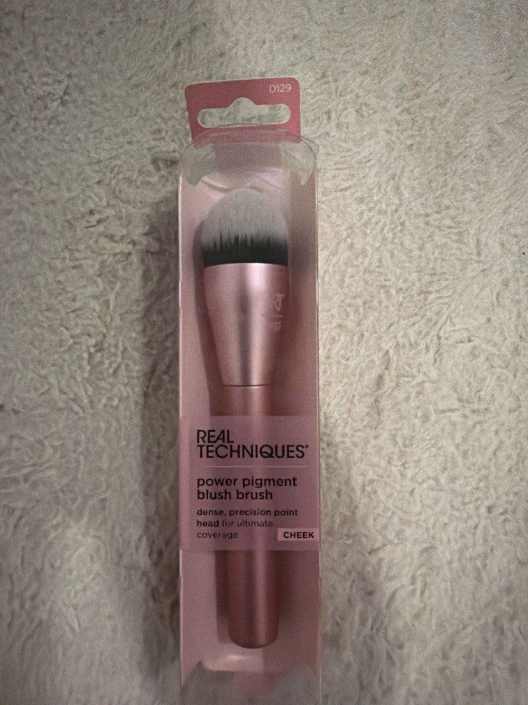 Real Techniques brush (Category: Makeup) located in Manila. Submitted by nini_archives (Listing ID 1468971708, Image 1). Description: .