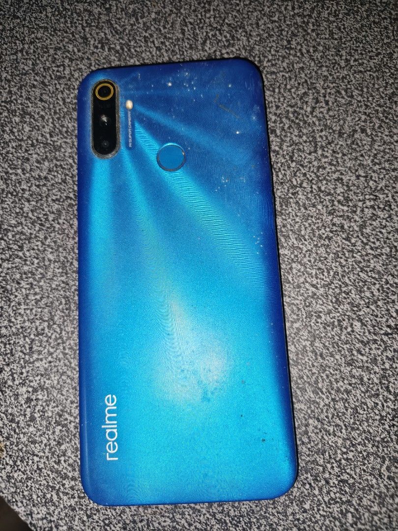 Realme C3 (Category: Other Mobile & Gadget Accessories) located in Caloocan City. Submitted by renzozoril89479 (Listing ID 1468946934, Image 1). Description: 3 gb 32 gb For parts Issue: LCD and Volume Rack only.