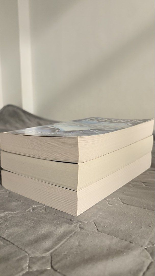 Reckoners Trilogy by Brandon Sanderson (Category: Storybooks) located in Manila. Submitted by kleinvelasquez (Listing ID 1469160653, Image 3). Description: Read once. Still in very good condition. RFS: Getting rid of my paperbacks MOP: Gcash, BPI MOD: Lalamove, J&T.