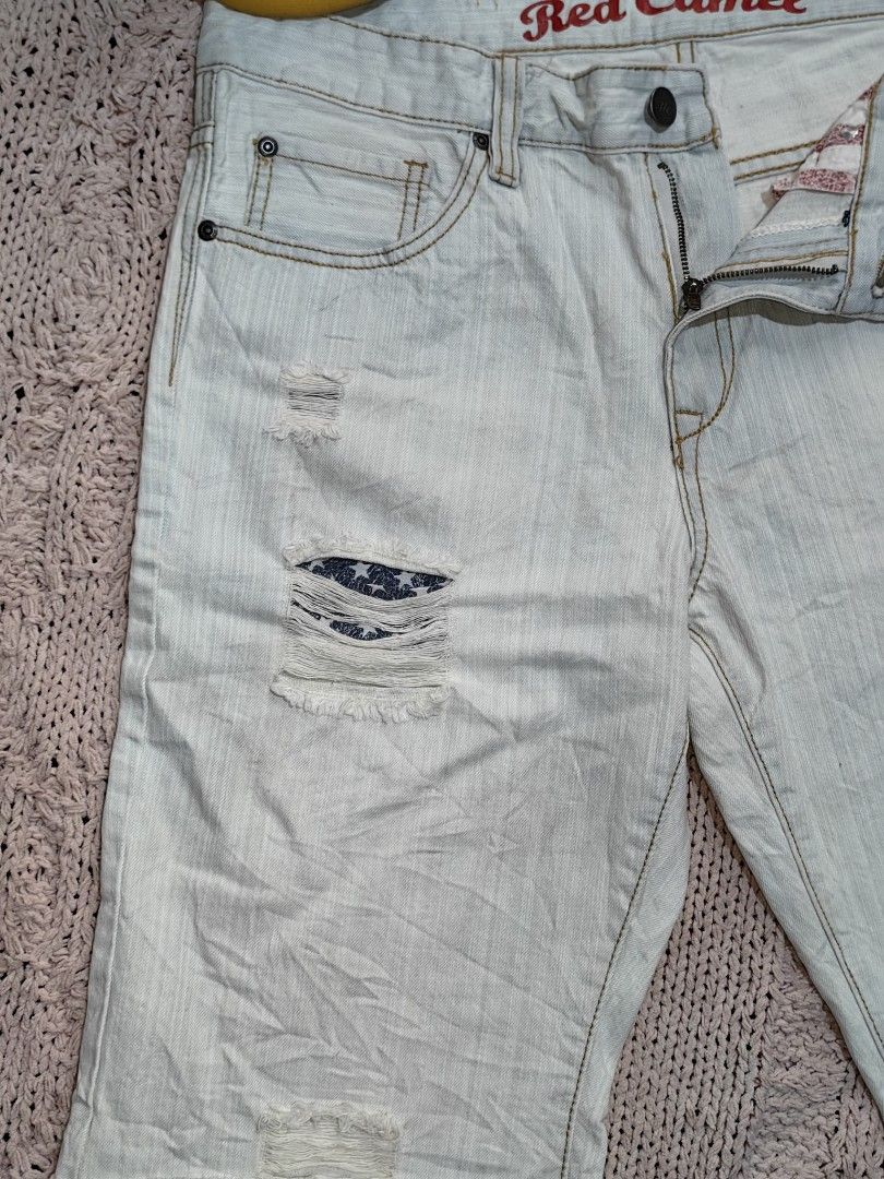 Red Camel Distressed American Flag Shorts (Category: Shorts) located in Tuguegarao City. Submitted by ekko_bag2 (Listing ID 1468947494, Image 3). Description: In Excellent condition - Distressed Design -American Flag Printed in left and right pocket - No pinhole, No Flaw Dimension in inches L x W - check the last 2 pics Mode of payment - Gcash Payment first, No COD Shipping thru JNT (next day shipping) ***Please manage your expectations as this i