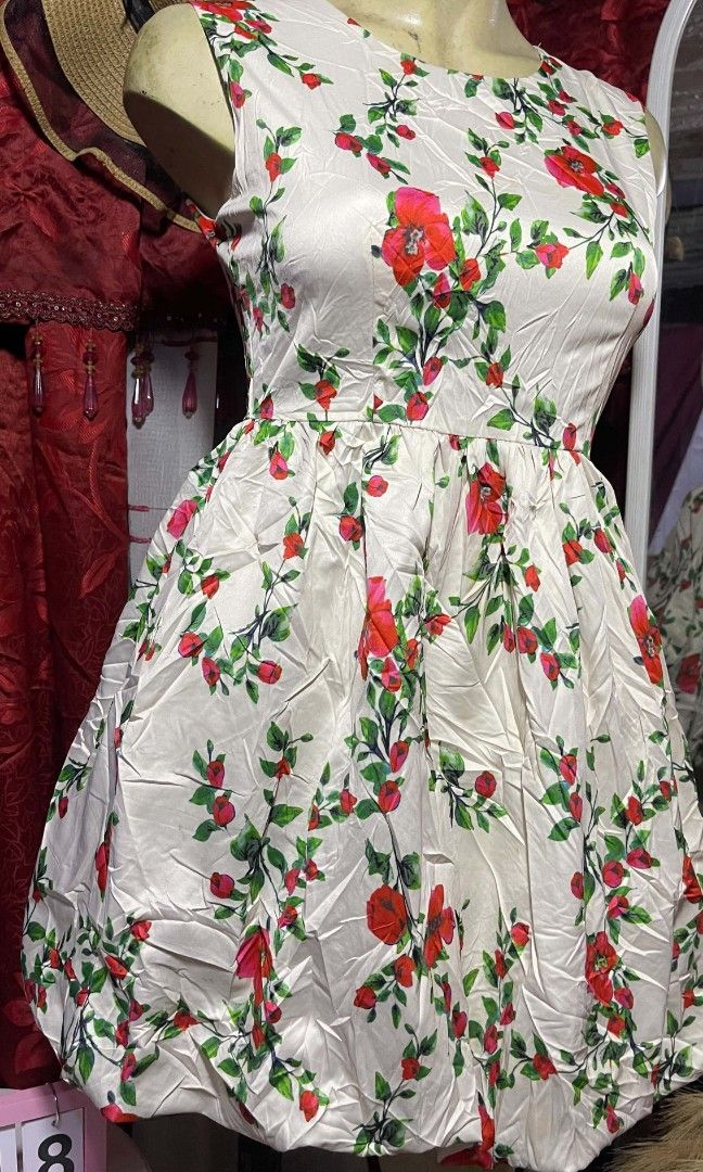 Red floral mini dress (Category: Dresses) located in Manila. Submitted by wheneity67thifted (Listing ID 1469002687, Image 2). Description: .