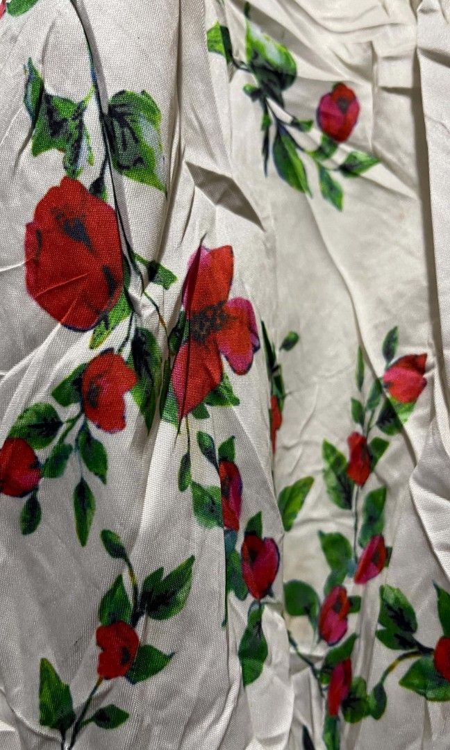 Red floral mini dress (Category: Dresses) located in Manila. Submitted by wheneity67thifted (Listing ID 1469002687, Image 3). Description: .