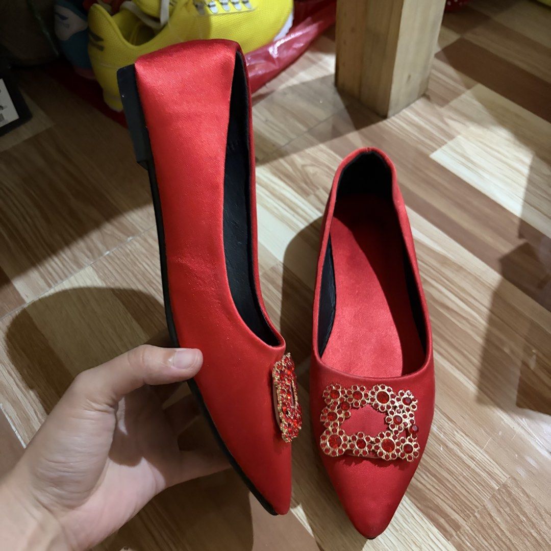 Red oriental chinese style pointed flats (Category: Flats & Sandals) located in Baguio. Submitted by suffering (Listing ID 1469118291, Image 2). Description: Baguio .