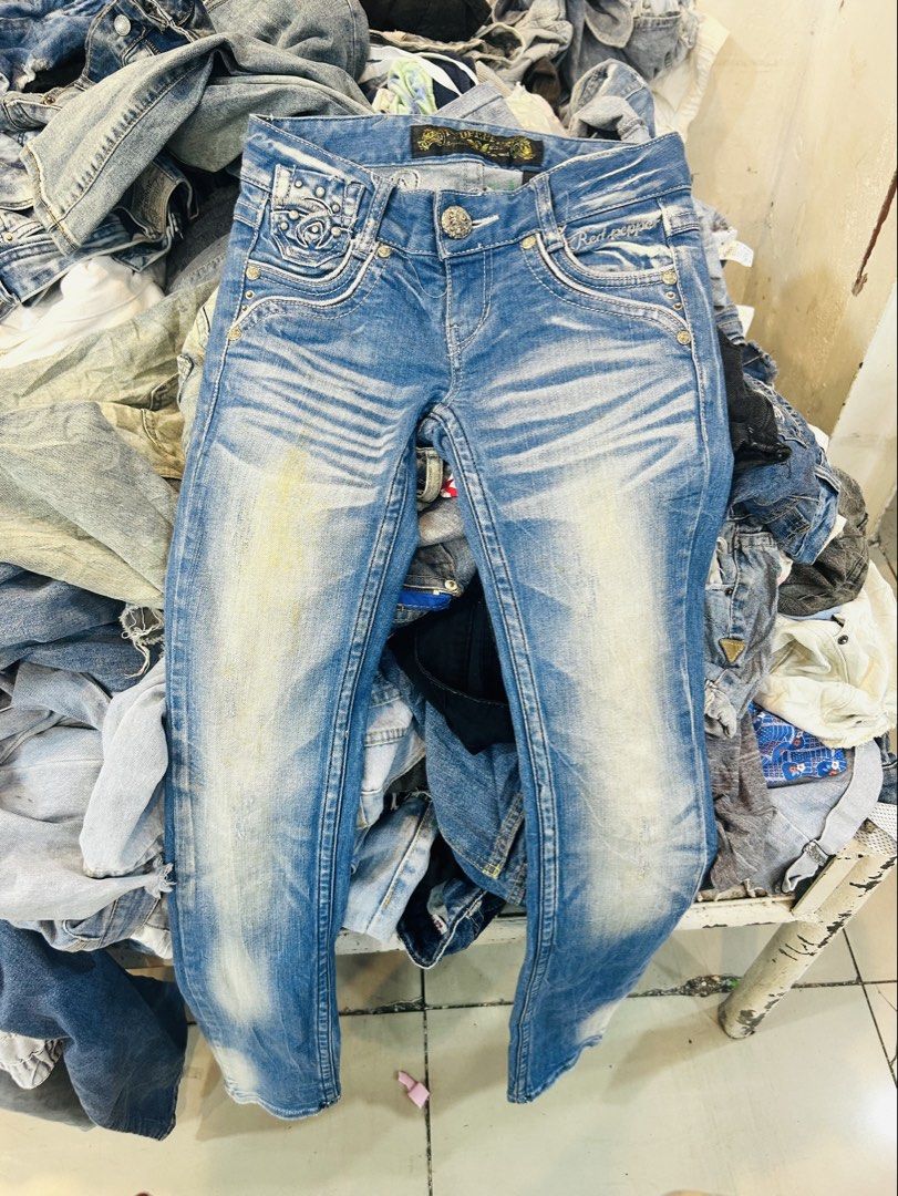 RED PEPPER JEANS (Category: Jeans) located in Kabankalan. Submitted by leans_closet (Listing ID 1469042073, Image 1). Description: RED PEPPER JEANS WITH STAINS SIZE 25 HO .
