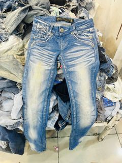 (Category: ) located in . Submitted by leans_closet (Listing ID 1469042073, Image 1). Description: .