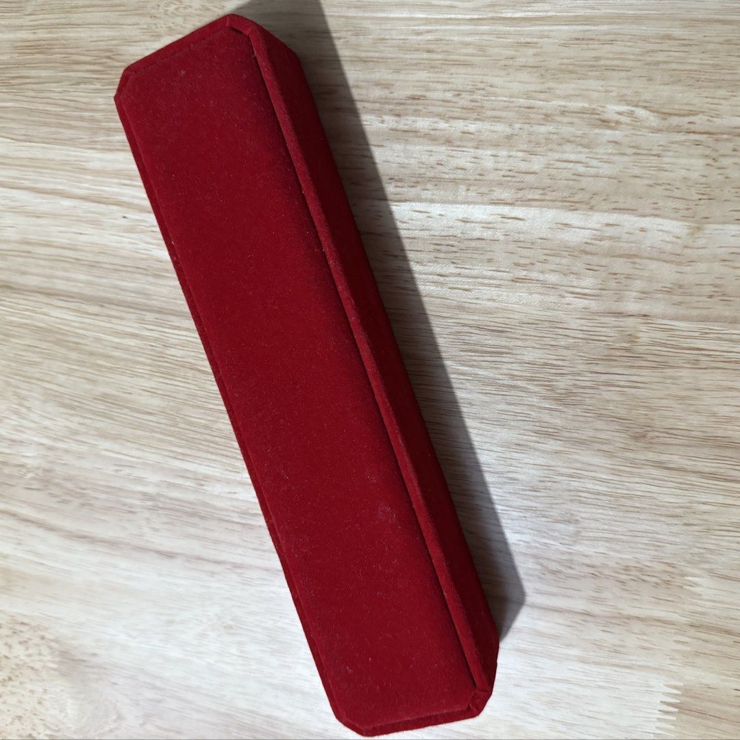 Red Velvet bracelet Box (Category: Bracelets) located in Marikina City. Submitted by lovegoeson (Listing ID 1469133969, Image 3). Description: - box only, nothing more included - luxury red velvet hinged jewelry box with black interior (perfect for gifting).