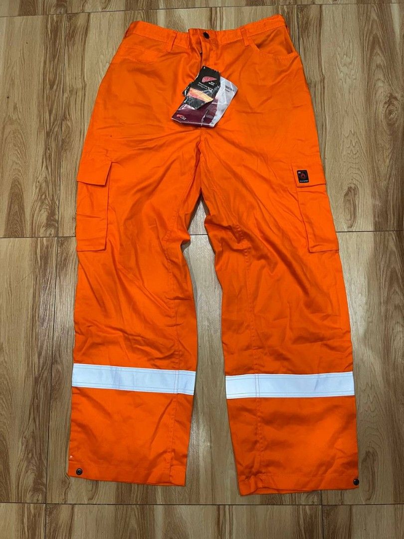 RED WING SAFETY WORK TROUSERS (Category: Trousers) located in Quezon City. Submitted by michypeachyy1 (Listing ID 1469118724, Image 2). Description: RED WING SAFETY WORK TROUSERS (STYLE #76762) 🔥 Price: ₱1,700 plus shipping (Steal price! SRP is around ₱5,000+) Condition: Very clean, complete labels, good as new Perfect for Seafarers, Maritime Crews, Offshore Oil Rig Workers, and Industrial Engineers! High-quality, international-grade PPE that me