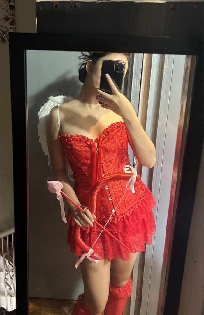 RENT: Red Cupid Halloween Costume Set (Category: Sets or Coordinates) located in Manila. Submitted by nicole.lcn (Listing ID 1469120188, Image 1). Description: Rent for only 500 a day. Loc: Las Piñas Size: Small - Medium Inclusions: - Red Corset - Red skirt - White wings - Red stocking - Cupid arrow Perfect for costume halloween 👀🏹.