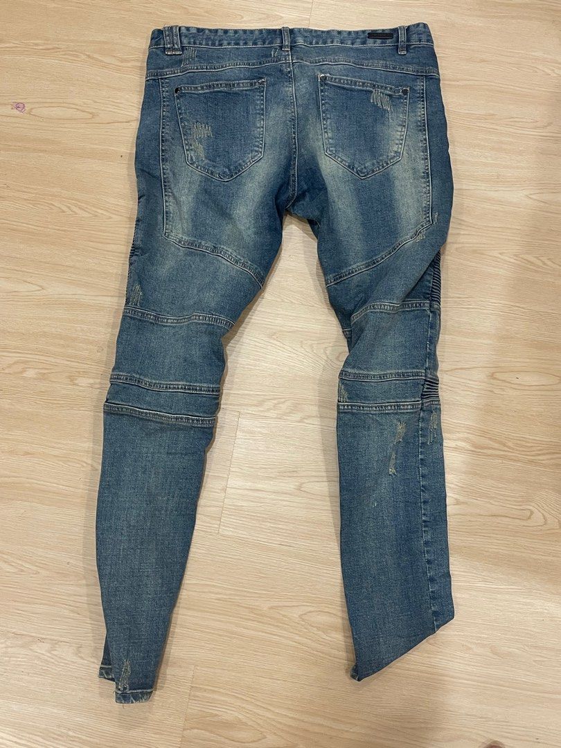 Republic Jeans (Category: Jeans) located in Manila. Submitted by bedlambuzz (Listing ID 1469084519, Image 2). Description: WYSIWYG ALL JEANS ARE USED BUT FULLY WEARABLE BUTTONS AND ZIPPERS INTACT MAY HAVE SLIGHT DISCOLORATION OR SMALL FLAWS.