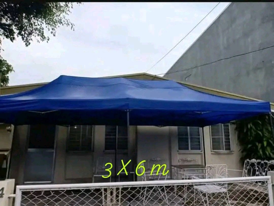 retractable tent (Category: Outdoor Furniture) located in Manila. Submitted by asstditems (Listing ID 1468946599, Image 2). Description: 1800--2x2 m 2000--3x3 m 2500--3x4. 5m 3200--3x 6 m.