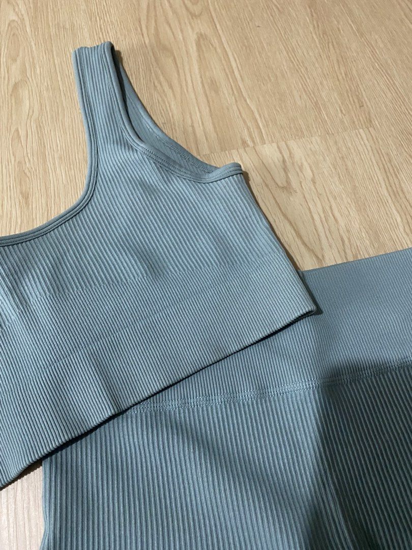 Ribbed Gym Set Medium (Category: Activewear) located in Quezon City. Submitted by jmxyz (Listing ID 1468935861, Image 2). Description: - size: medium - with slot for pads 📍 greenfield, mandaluyong.