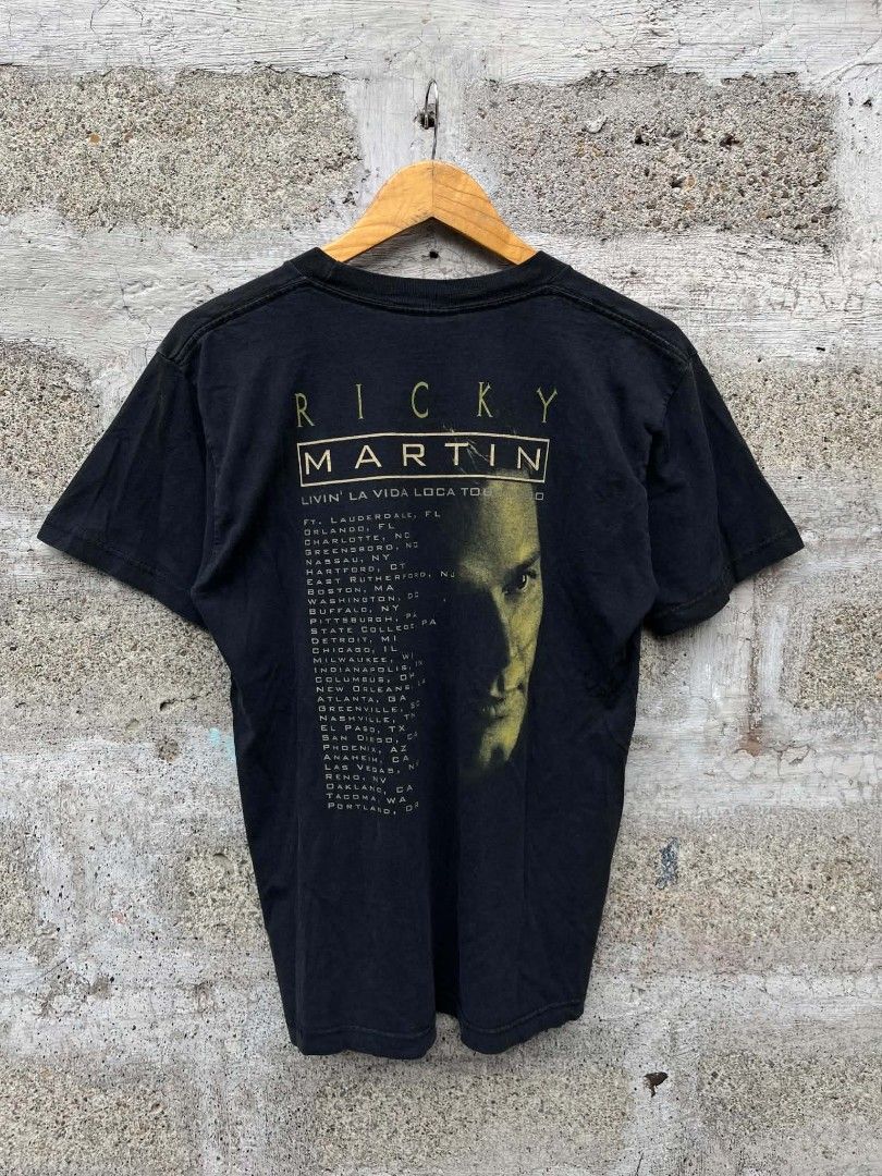 Ricky Martin (Category: Tshirts & Polo Shirts ) located in Manila. Submitted by skippypeanut1331 (Listing ID 1468967138, Image 2). Description: 19.5x26 Small Very good Condition Color rate: 9/10 issue: sun fade.