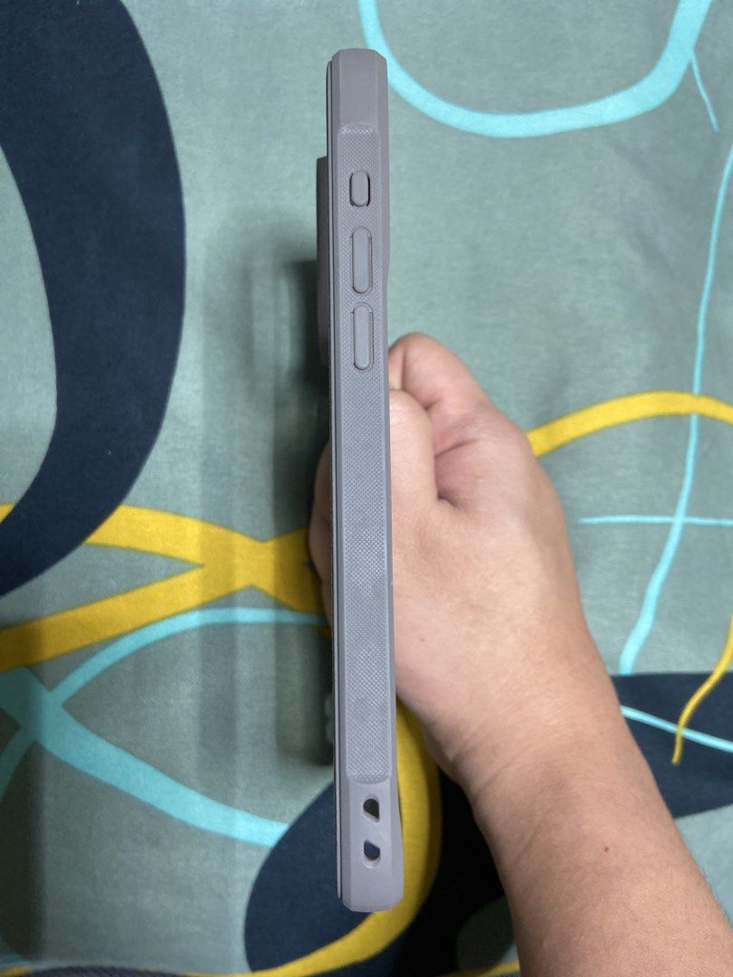 Ringke Fusion Bold Iphone 15 Pro Max Gray (Category: Cases & Sleeves) located in Manila. Submitted by nyeldeyb (Listing ID 1468978408, Image 3). Description: - Brand/Model: Ringke Fusion Bold for iPhone 15 Pro Max - Color: Gray - Condition: Like new / Excellent (protective film still on the back panel) - Features: Shock-absorbing design, anti-slip textured grip on sides, precise cutouts - Compatibility: iPhone 15 Pro Max only.