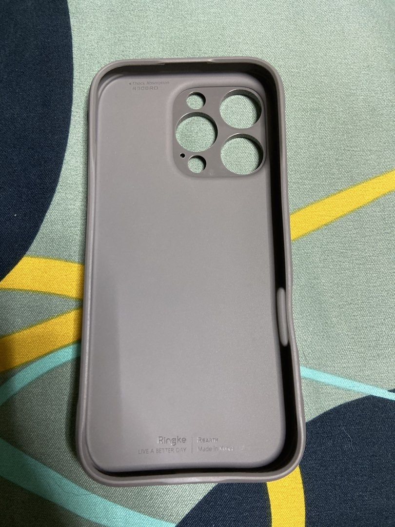 Ringke Onyx Iphone 16 Pro - Gray (Category: Cases & Sleeves) located in Manila. Submitted by nyeldeyb (Listing ID 1468979035, Image 2). Description: - Brand: Ringke Onyx - Compatible with: iPhone 16 Pro - Color: Gray - Condition: Excellent / Like new - Features: Textured non-slip sides for a secure grip, rugged shock-absorption design, precise cutouts, and slim profile - Origin: Authentic case, made for daily protection against drops and scratche