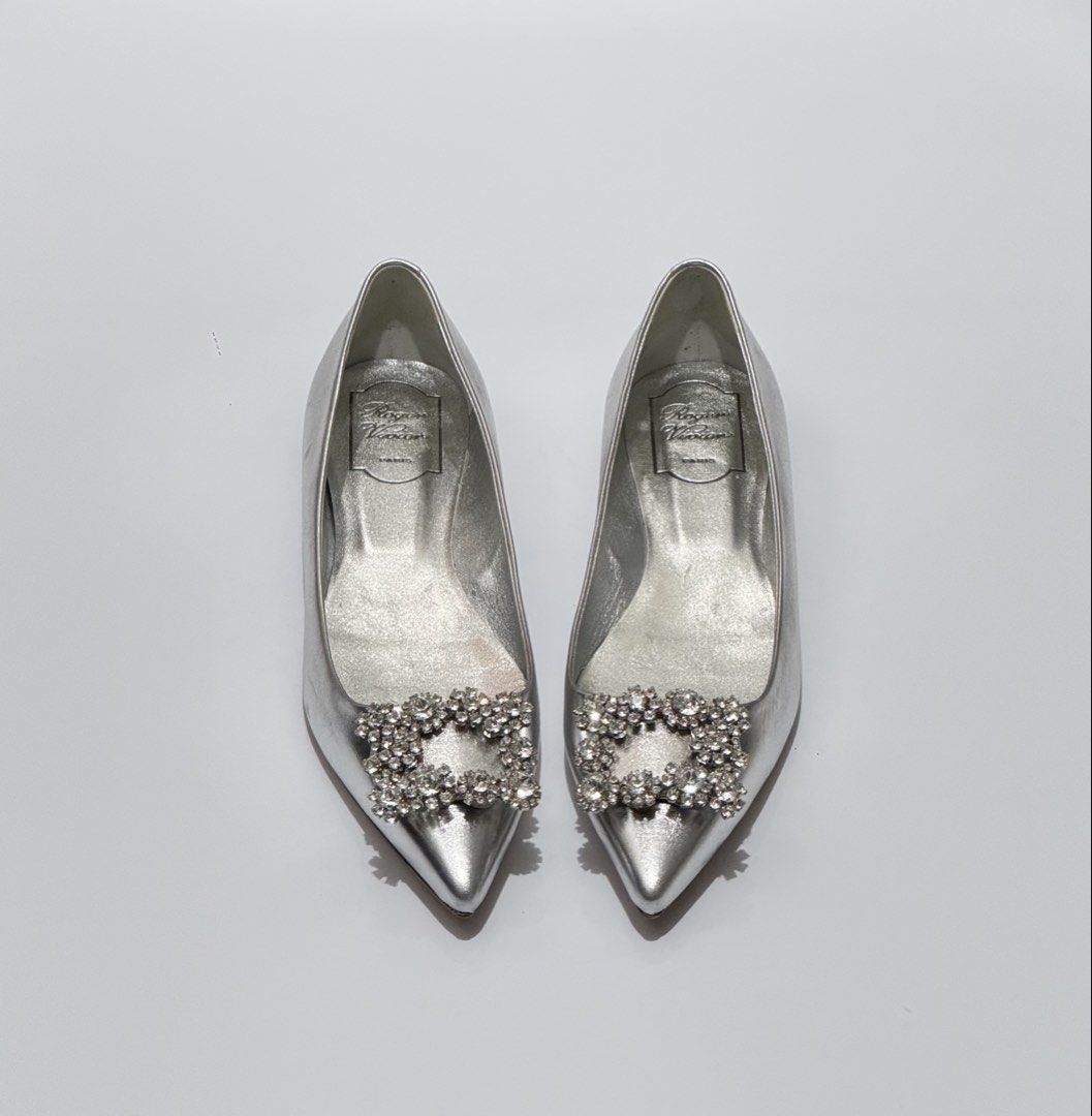 Roger Vivier (Category: Flats & Sandals) located in Quezon City. Submitted by byuklph (Listing ID 1469120316, Image 2). Description: Auth💯size391/2 Excellent condition no inclusion .
