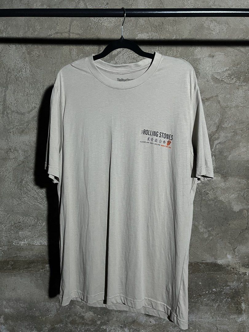 Rolling Stones (Category: Tshirts & Polo Shirts ) located in Cagayan de Oro. Submitted by otrstreetwear.ph (Listing ID 1468947936, Image 1). Description: 0022 H*M Mens | ₱399 Size on tag: L Length x Width: 30.5 x 19.5 inches Flaw/s: none Disclaimer: Size and color may slightly vary. #offtherack #brandedoverruns #mensclothing #cagayandeorocity #nationwideshipping.