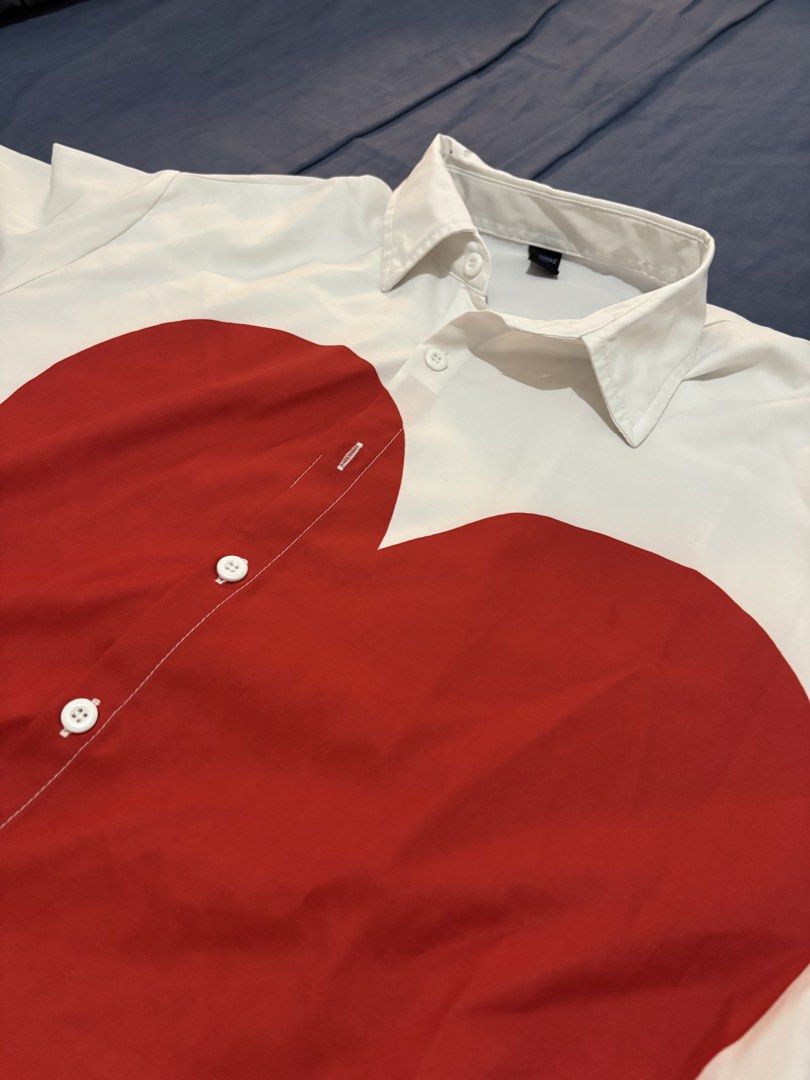 ROMWE MEN Heart Button Up Shitt (Category: Tshirts & Polo Shirts ) located in Manila. Submitted by enventako (Listing ID 1469049774, Image 2). Description: bought for ₱527 can send pics when worn.