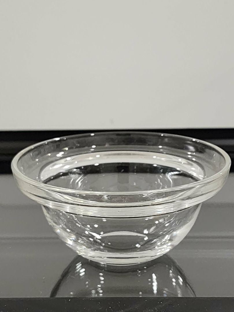 Round Glass Bowl (Category: Dinnerware & Cutlery) located in Quezon City. Submitted by foxsquaredeals (Listing ID 1469028843, Image 1). Description: Size: 4.25" 6pcs available P50/pc MOP: Gcash/Bank transfer .