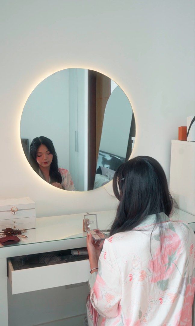 Round mirror with LED (Category: Mirrors) located in Manila. Submitted by eunsaema (Listing ID 1469075432, Image 2). Description: 2.5ft round frameless Perfect mirror for vanity or drawer 🤍 .