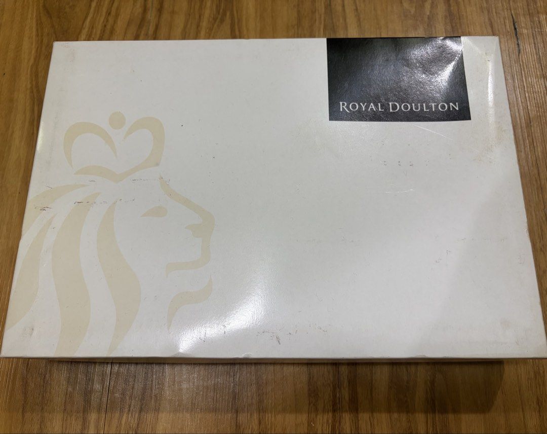 Royal Doulton towel set (Category: Bedding & Towels) located in Santa Rosa. Submitted by collectiblesitems.ph (Listing ID 1469042418, Image 2). Description: 1 Long hand towel 1 large face towel.