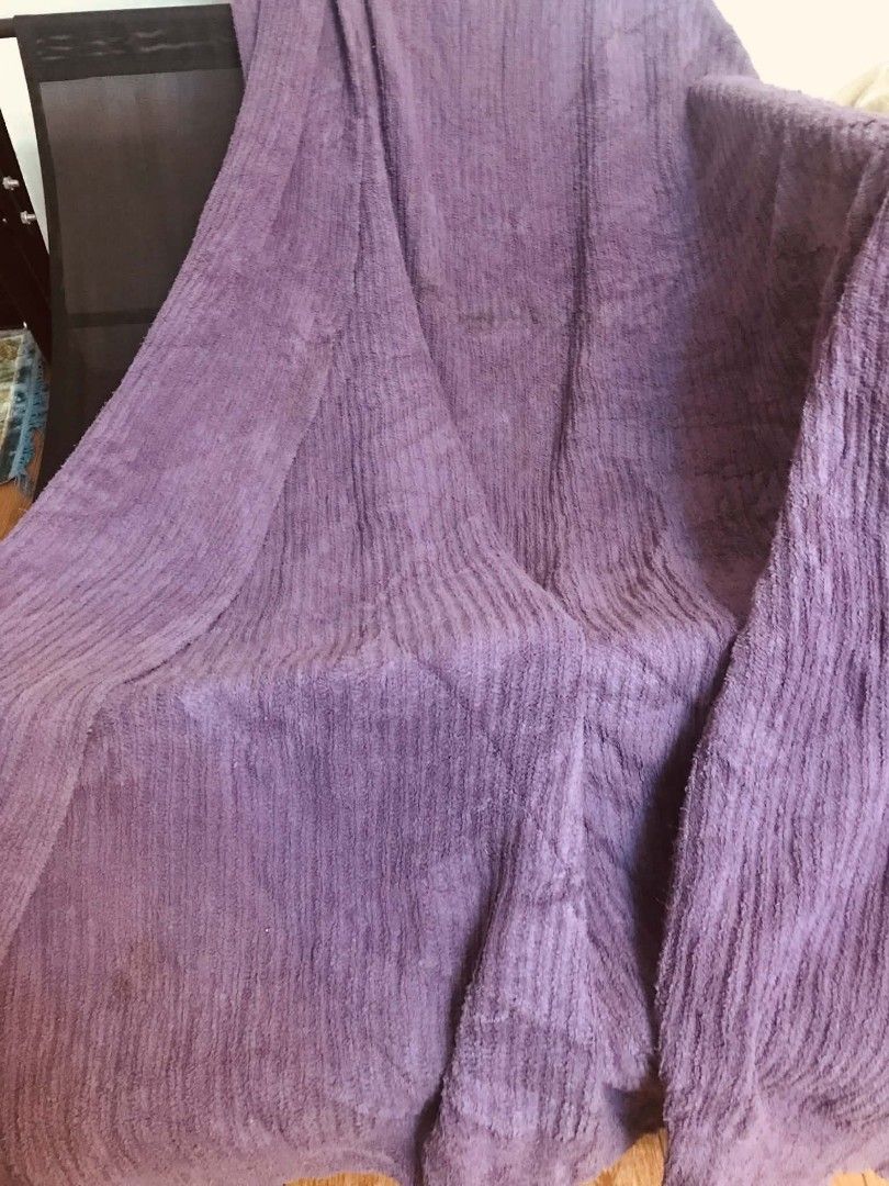 Royal Sateen Purple Textured Blanket (Category: Bedding & Towels) located in Imus. Submitted by stop_shop7 (Listing ID 1468957797, Image 3). Description: - Brand: Royal Sateen - Color: Dusty purple - Material: Soft plush with ribbed texture - Features: Includes original brand tag, perfect for bed or sofa - Size: 58*95.
